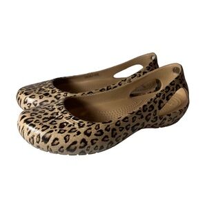 Crocs-7-Leopard Print-Kadee Thea ballet flats slip on casual comfort shoes.